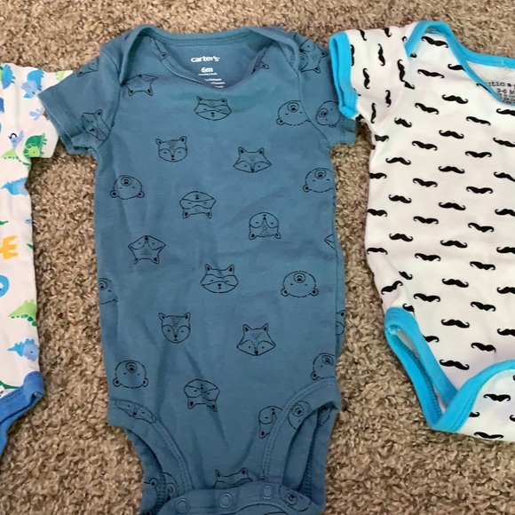 3 onsies - Picture 3 of 4